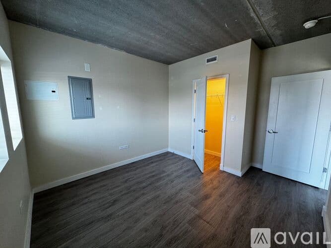 Chicago Apartment: 1323 W Morse Ave