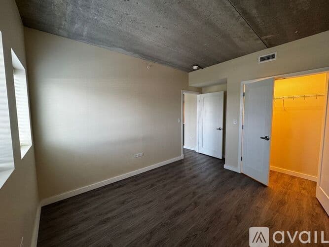 Chicago Apartment: 1323 W Morse Ave