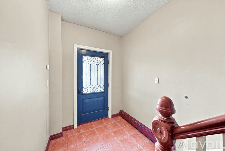 Somerville Apartment: 13 Knowlton St