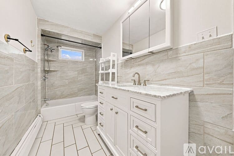 Somerville Apartment: 13 Knowlton St