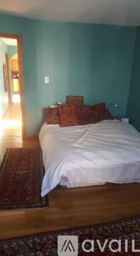 Somerville Apartment: 13 Knowlton St