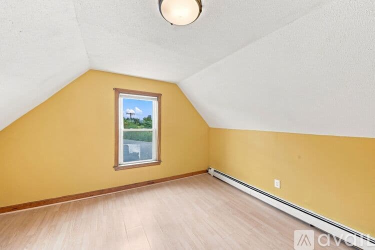 Somerville Apartment: 13 Knowlton St