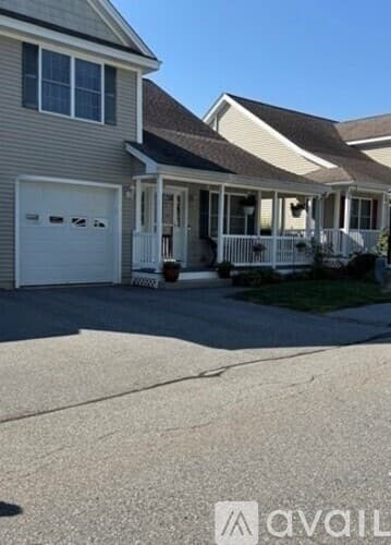 Dracut Townhome: 615 Nashua Rd
