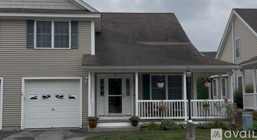 Dracut Townhome: 615 Nashua Rd