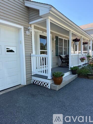 Dracut Townhome: 615 Nashua Rd