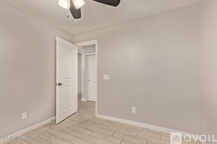 Phoenix House: 15461 South 47th Place