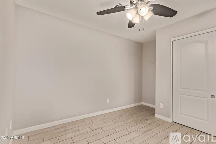 Phoenix House: 15461 South 47th Place