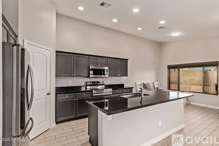 Phoenix House: 15461 South 47th Place