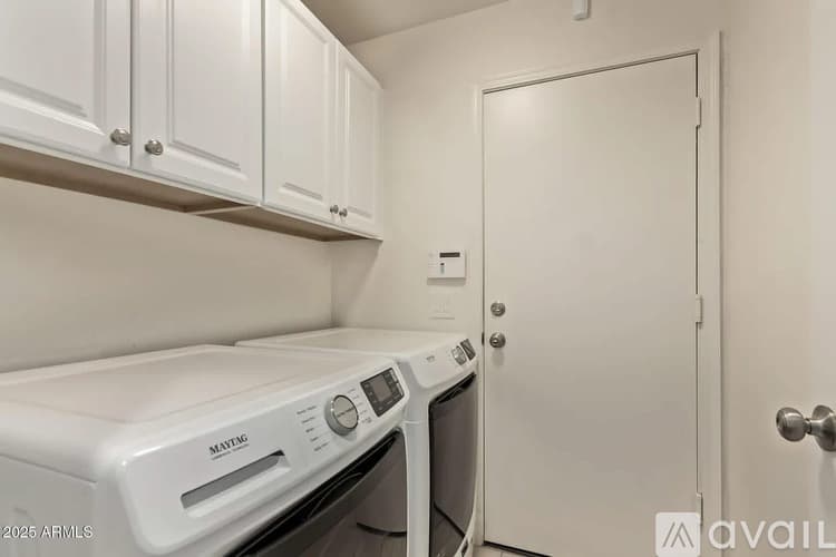 Phoenix House: 15461 South 47th Place