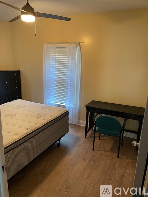 Atlanta House: 889 Beckwith St SW