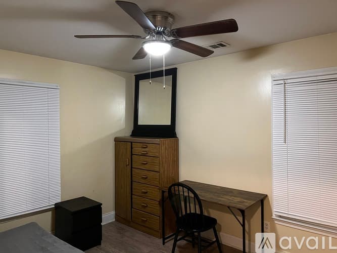 Atlanta House: 889 Beckwith St SW