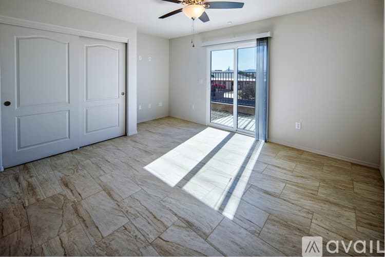 Lake Havasu City Apartment: 1880 Swanson Ave