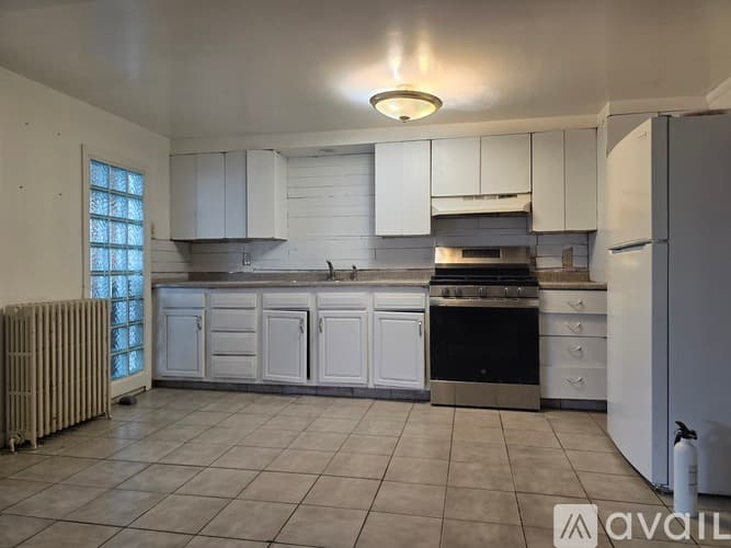 Albany Apartment: 17 Pierce Street