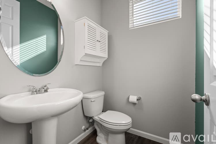 Sumner House: 5595 157th Avenue Court East