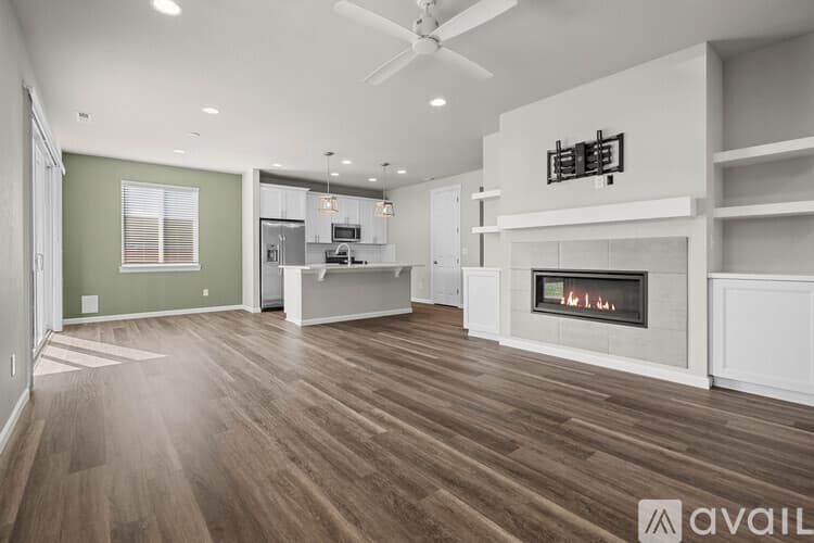 Sumner House: 5595 157th Avenue Court East