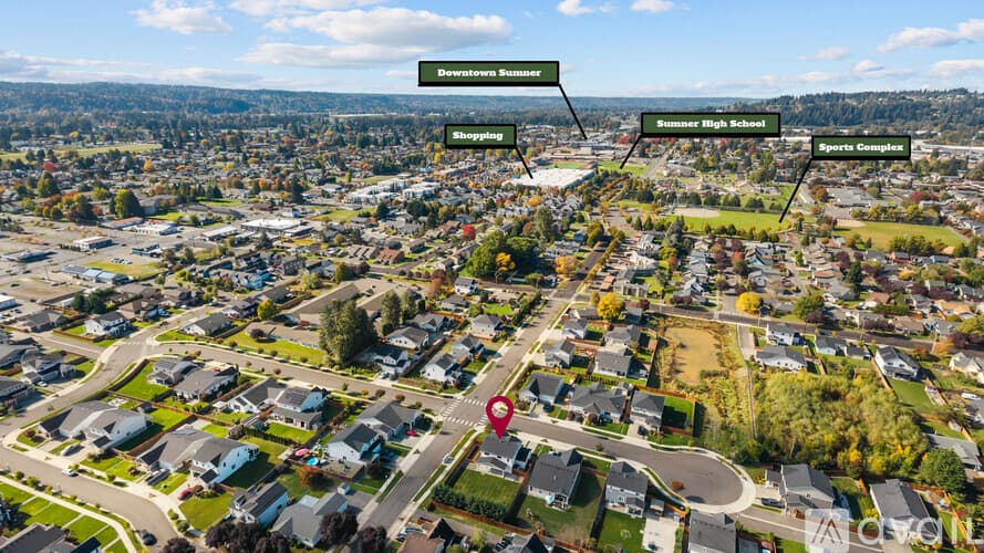 Sumner House: 5595 157th Avenue Court East