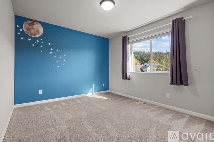 Sumner House: 5595 157th Avenue Court East