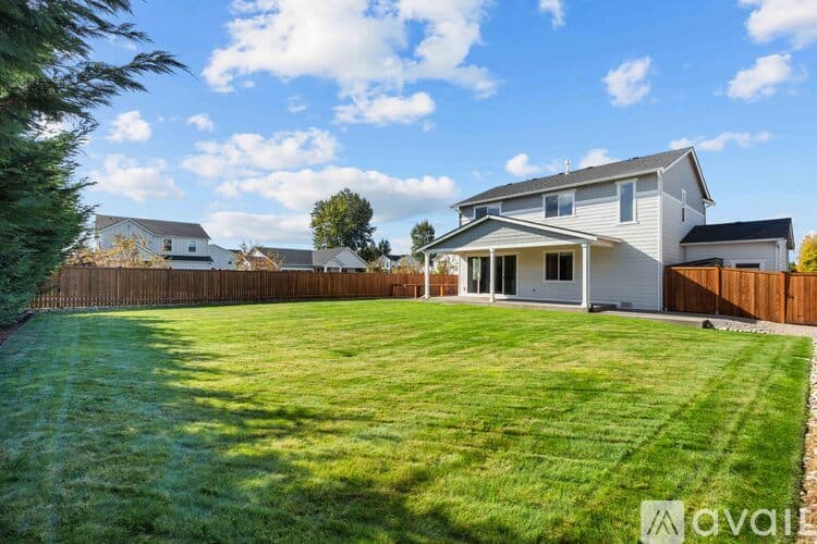 Sumner House: 5595 157th Avenue Court East