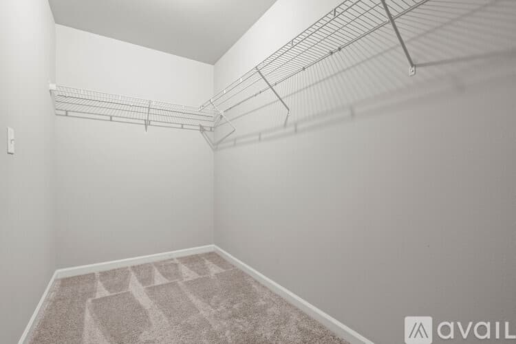 Sumner House: 5595 157th Avenue Court East