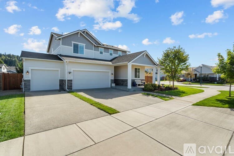 Sumner House: 5595 157th Avenue Court East