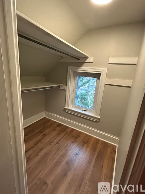 Lansdale Apartment: 136 Jenkins Ave