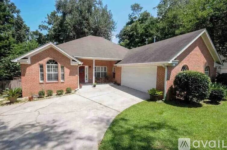Tallahassee House: 1216 Pheasant Run Drive