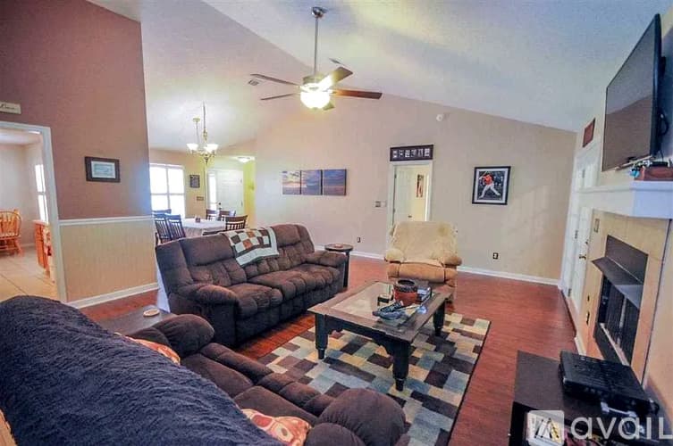 Tallahassee House: 1216 Pheasant Run Drive