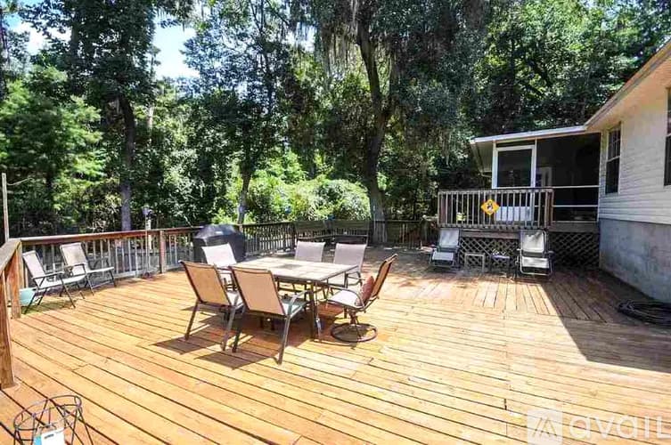 Tallahassee House: 1216 Pheasant Run Drive