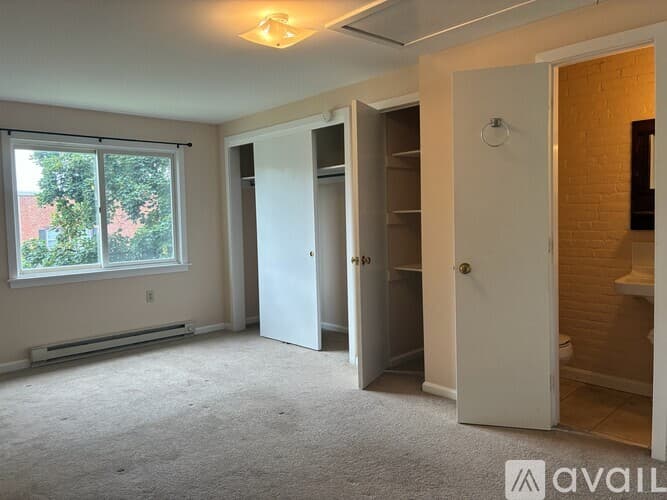 Marietta Apartment: 164 South River Street