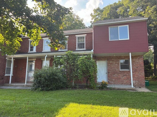 Marietta Apartment: 164 South River Street
