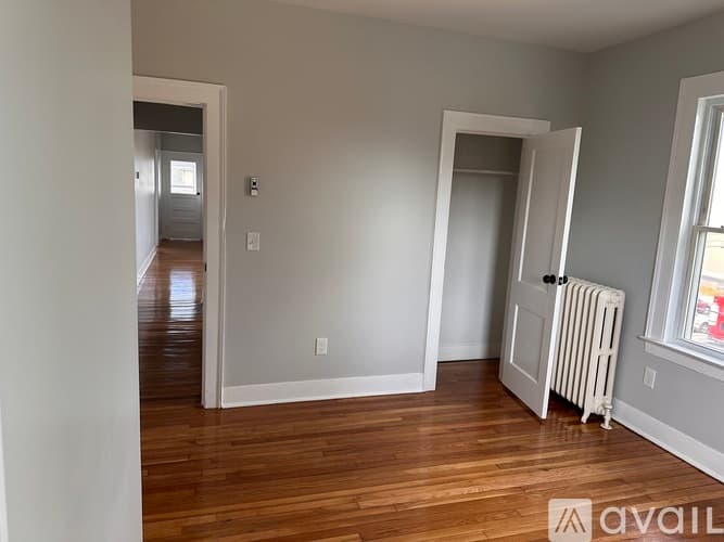 Hartford Apartment: 17 Linnmoore Street