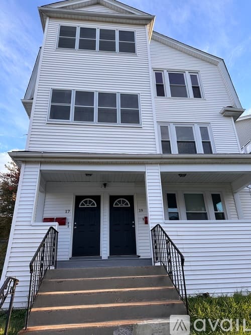 Hartford Apartment: 17 Linnmoore Street