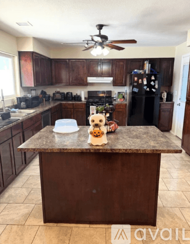 Peoria House: 10824 North 88th Avenue