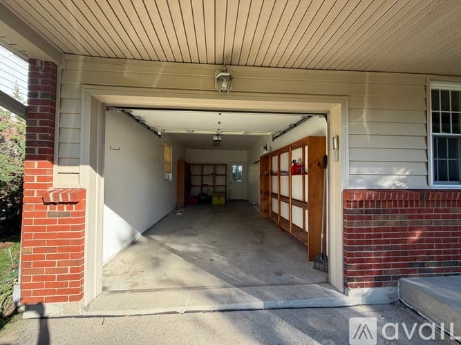 Cincinnati House: 1658 Yellowglen Drive