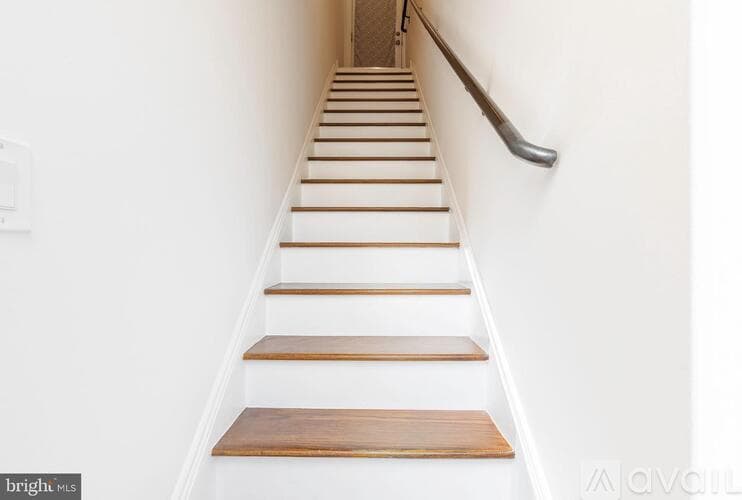 Philadelphia House: 752 S Hicks St