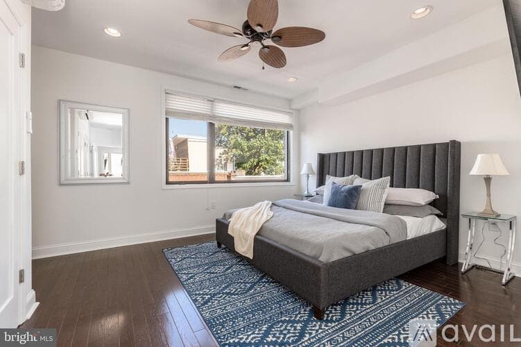 Philadelphia House: 752 S Hicks St