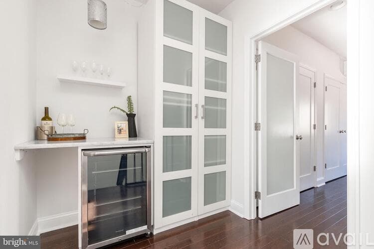 Philadelphia House: 752 S Hicks St
