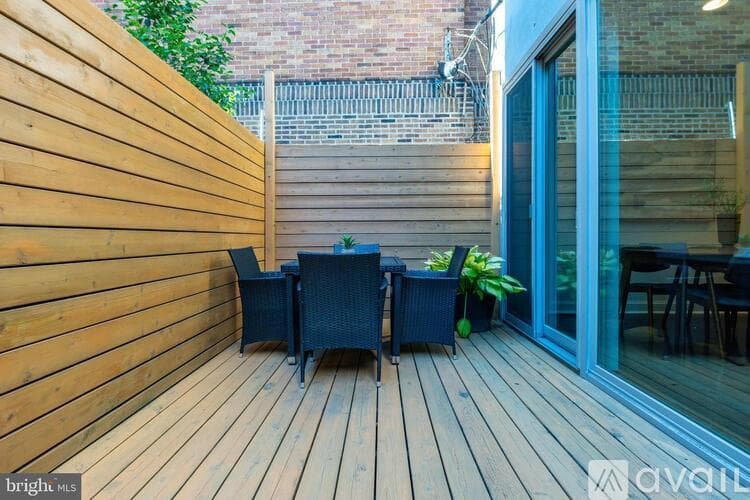 Philadelphia House: 752 S Hicks St