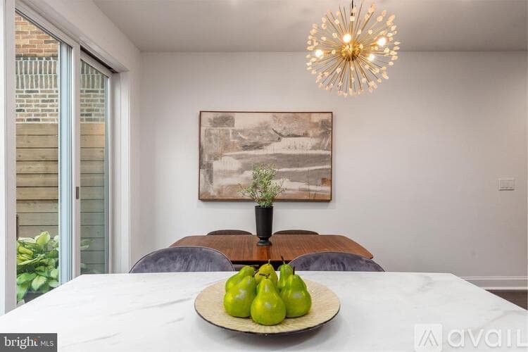 Philadelphia House: 752 S Hicks St