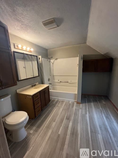 Jasper House: 117 4th Street