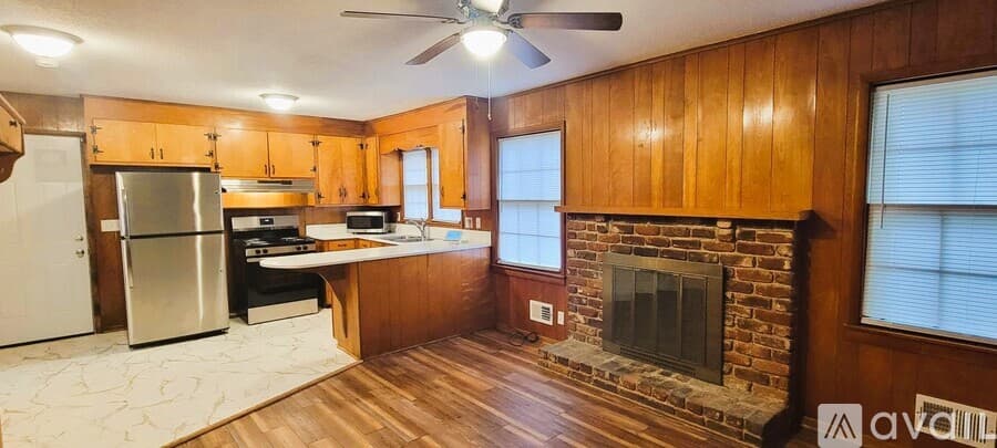 Columbia House: 6546 Haley Dr