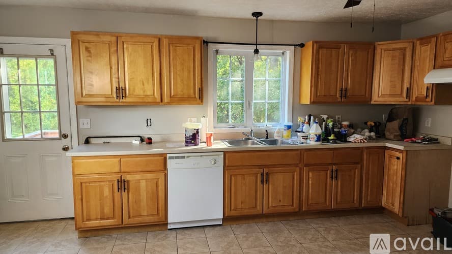 Springfield Apartment: 151 Cardinal Street