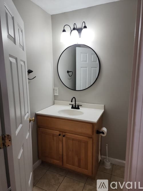 Springfield Apartment: 151 Cardinal Street
