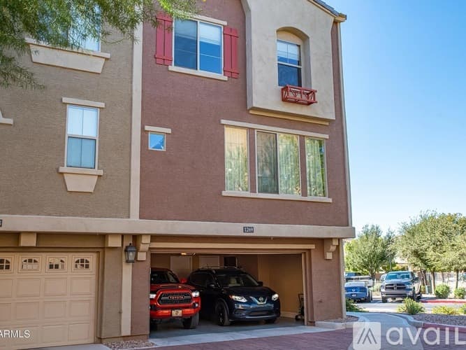 Gilbert Townhome: 240 W Juniper Ave