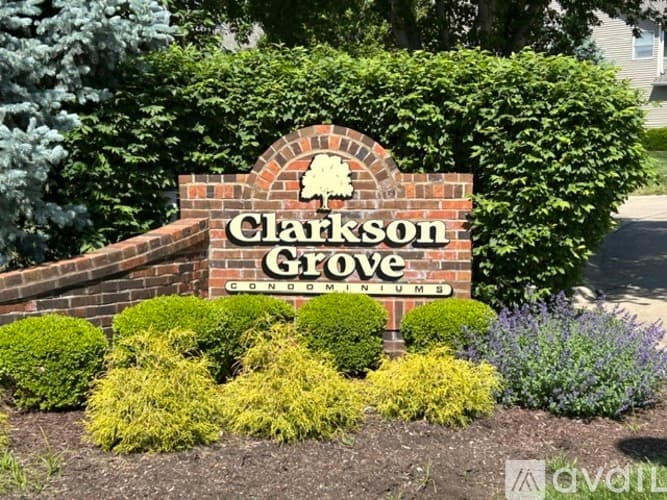 Chesterfield Condo: 16252 Lea Oak Court