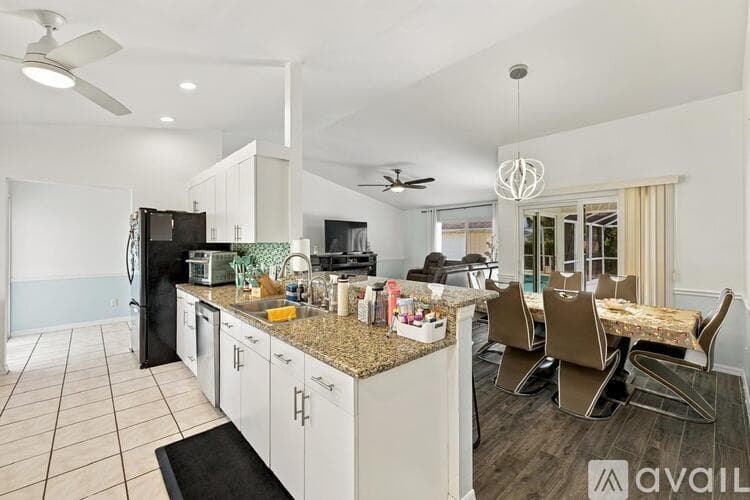 Fort Myers House: 17465 Butler Road
