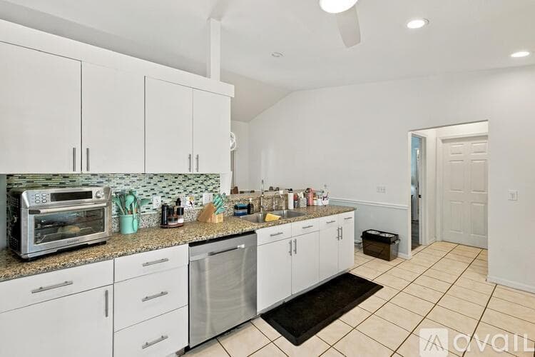 Fort Myers House: 17465 Butler Road