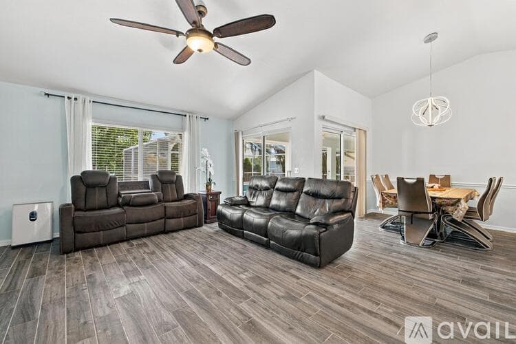 Fort Myers House: 17465 Butler Road