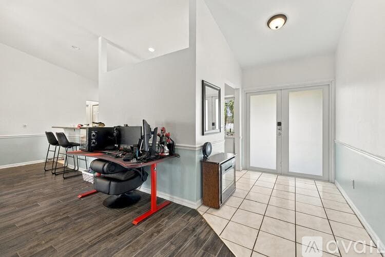 Fort Myers House: 17465 Butler Road