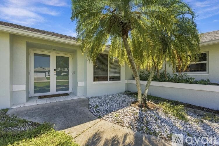 Fort Myers House: 17465 Butler Road